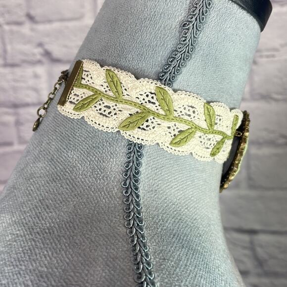 Handmade choker with vintage cameo pendant - Picture 2 of 8